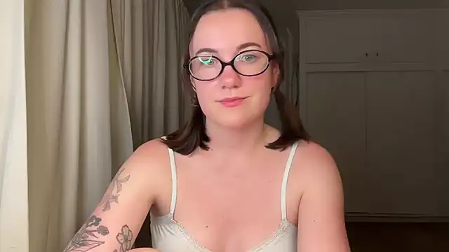 summerxo online show from June 25, 2026, 5:12 am