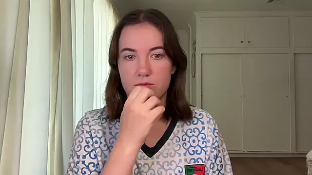 summerxo online show from June 12, 2026, 5:54 pm