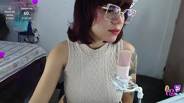 Snapshot of kinky_catalina chatting on May 5, 2026, 8:50 am kinky catalina online show from May 5, 2026, 8:50 am