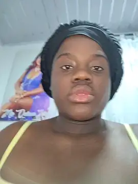 YourLiaa  online show from April 5, 2026, 11:33 pm