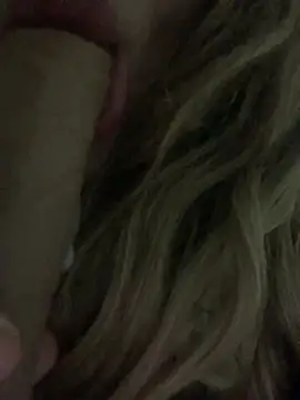 gatinhaloirinha online show from March 5, 2026, 11:21 pm