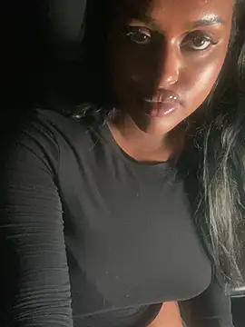 Realriyaaa online show from July 27, 2026, 1:12 am