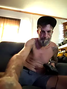 Snapshot of Hootie421 chatting on March 26, 2026, 9:24 pm Hootie421 online show from March 26, 2026, 9:24 pm