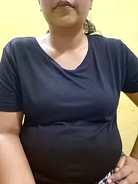 Yazhini-Cam online show from March 9, 2026, 6:28 am