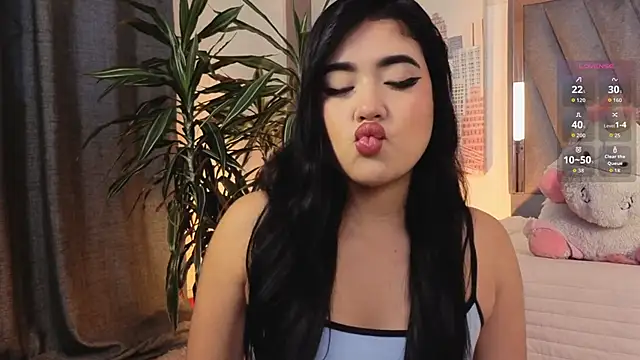 SweetiePie 3 online show from May 19, 2026, 12:56 pm