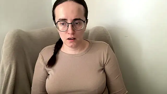 Snapshot of SofiaTease chatting on May 1, 2026, 1:27 pm SofiaTease online show from May 1, 2026, 1:27 pm