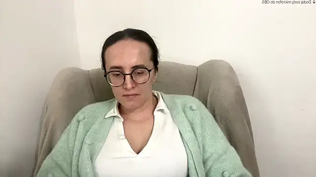 Snapshot of SofiaTease chatting on May 12, 2026, 1:17 pm SofiaTease online show from May 12, 2026, 1:17 pm