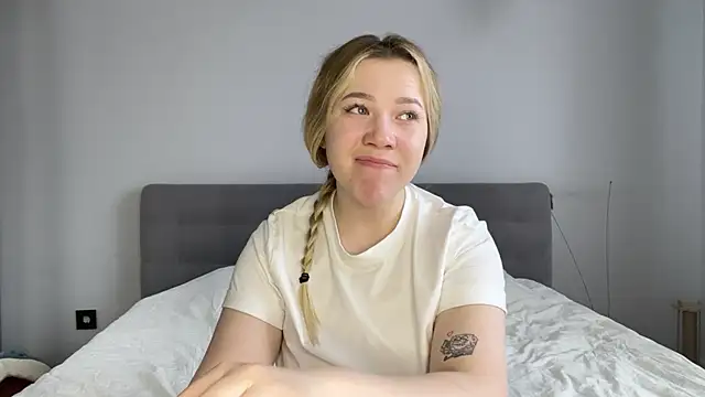 alyrasun online show from March 28, 2026, 6:14 am