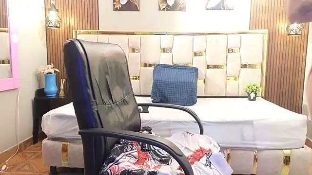  marianhills45 online show from April 16, 2026, 8:20 pm