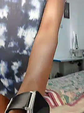 bronnie08 online show from March 21, 2026, 5:30 am