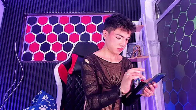Cristopher Wild online show from June 3, 2026, 8:24 pm