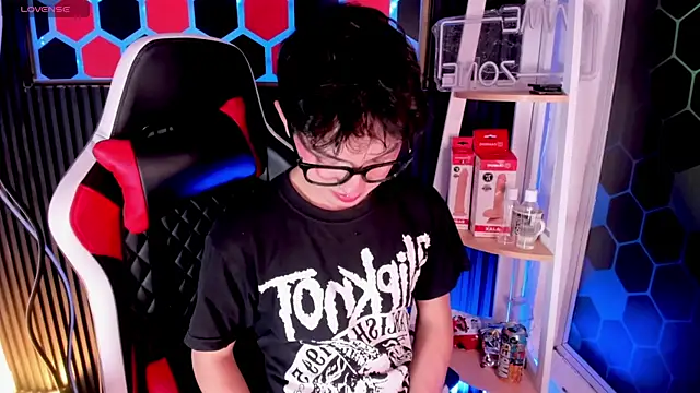 Cristopher Wild online show from April 30, 2026, 8:57 pm
