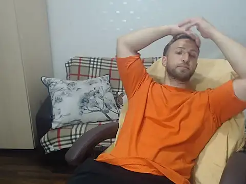 Snapshot of BlondEagleMuscle chatting on June 10, 2026, 7:37 pm BlondEagleMuscle online show from June 10, 2026, 7:37 pm
