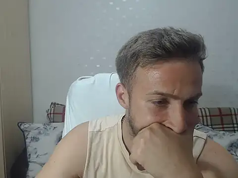 Snapshot of BlondEagleMuscle chatting on June 18, 2026, 8:14 pm BlondEagleMuscle online show from June 18, 2026, 8:14 pm