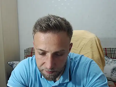 Snapshot of BlondEagleMuscle chatting on June 3, 2026, 9:41 pm BlondEagleMuscle online show from June 3, 2026, 9:41 pm