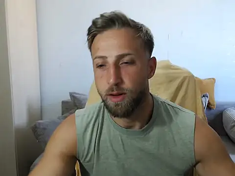 Snapshot of BlondEagleMuscle chatting on July 29, 2026, 10:14 am BlondEagleMuscle online show from July 29, 2026, 10:14 am