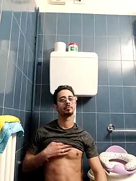 Snapshot of Provami93 chatting on March 8, 2026, 3:43 am Provami93 online show from March 8, 2026, 3:43 am