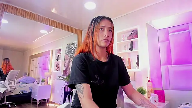 Snapshot of ZoeTaylorl chatting on May 18, 2026, 12:21 pm ZoeTaylorl online show from May 18, 2026, 12:21 pm