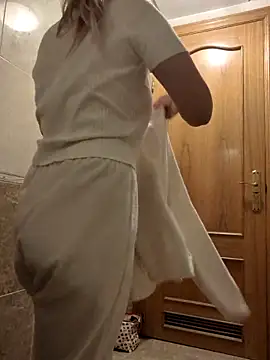 ManuelaX online show from February 5, 2026, 8:26 pm