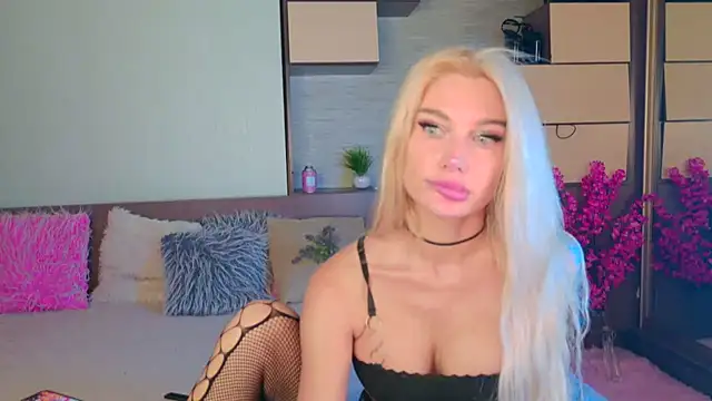 Snapshot of AlexaRayss chatting on July 14, 2026, 2:05 am AlexaRayss online show from July 14, 2026, 2:05 am