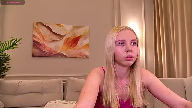 TessaAdorablee online show from April 26, 2026, 5:38 am