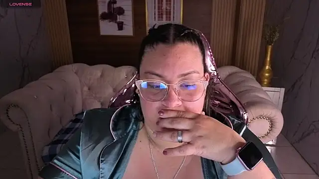Snapshot of Astrid1_s chatting on May 6, 2026, 3:21 am Astrid1 s online show from May 6, 2026, 3:21 am