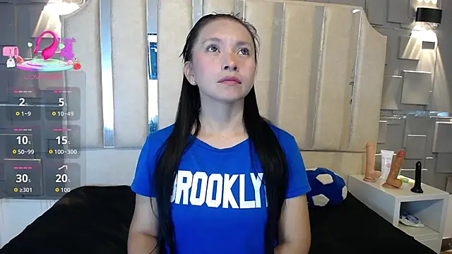 Chloe16  online show from May 13, 2026, 5:42 pm