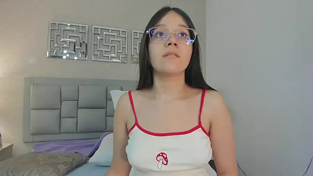 Snapshot of aria_walker_ chatting on March 20, 2026, 11:44 am aria walker online show from March 20, 2026, 11:44 am