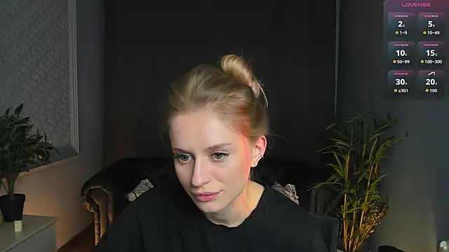 Snapshot of Mickey_Milk chatting on April 8, 2026, 8:10 pm Mickey Milk online show from April 8, 2026, 8:10 pm