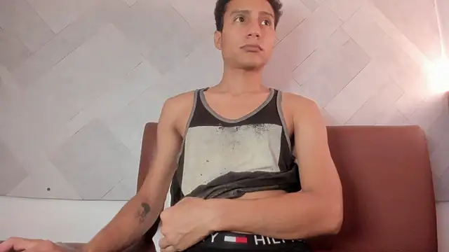 Snapshot of choco_dick_ chatting on April 28, 2026, 7:29 pm choco dick online show from April 28, 2026, 7:29 pm