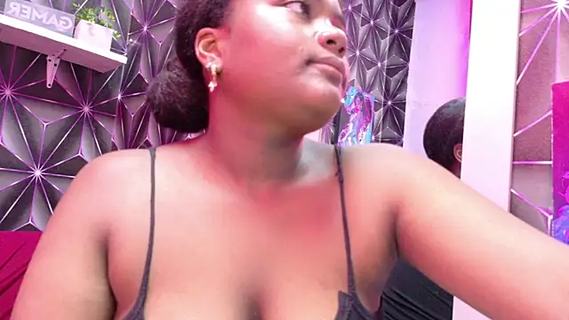 Candykss online show from April 28, 2026, 9:30 pm
