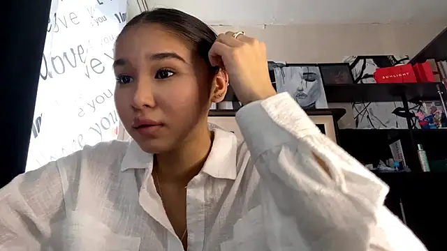 CatherineForbes online show from March 24, 2026, 11:21 am