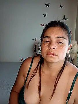 Snapshot of BettyBoo_w chatting on May 2, 2026, 3:39 pm BettyBoo w online show from May 2, 2026, 3:39 pm