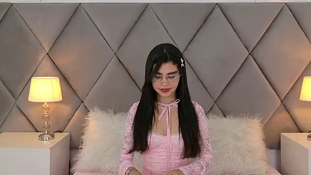 OliviaDiaz online show from May 24, 2026, 8:20 pm