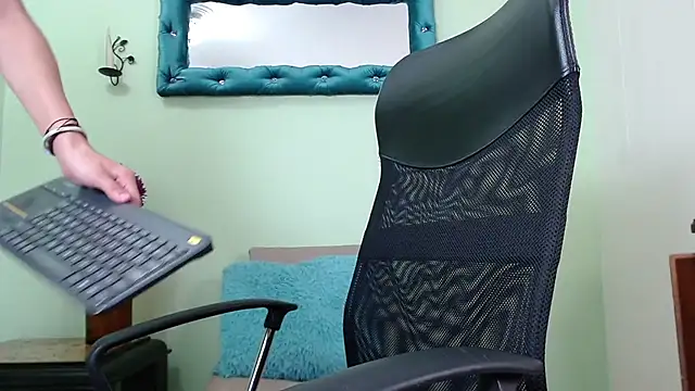 ChalonVera online show from March 28, 2026, 7:26 pm