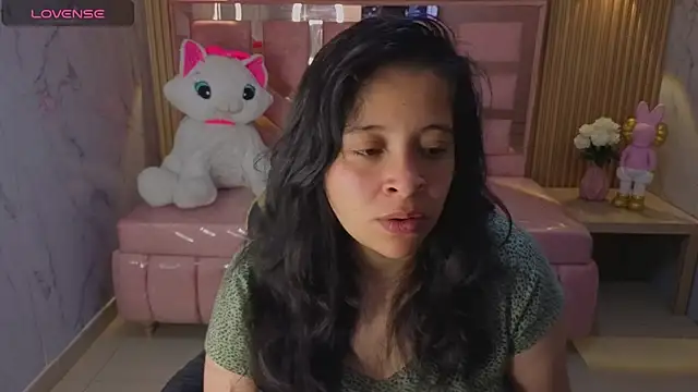Snapshot of sara_tellez_s chatting on July 7, 2026, 7:23 am sara tellez s online show from July 7, 2026, 7:23 am