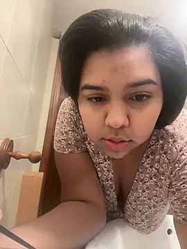 Vaiyolet5632 online show from April 15, 2026, 10:10 am