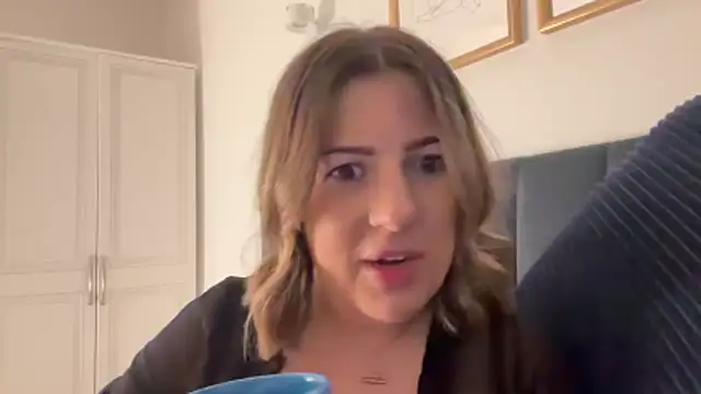 annabellewarick online show from April 29, 2026, 8:48 pm