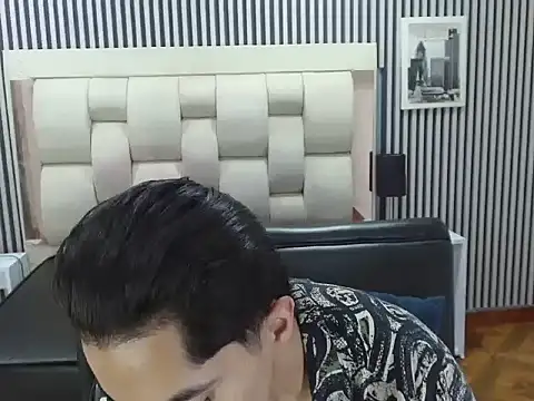 Alex Wolft online show from April 16, 2026, 12:28 pm