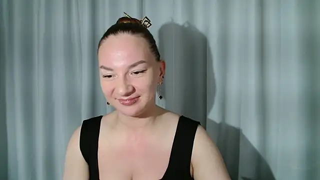 Snapshot of Belle_Fiesta chatting on April 15, 2026, 12:16 am Belle Fiesta online show from April 15, 2026, 12:16 am