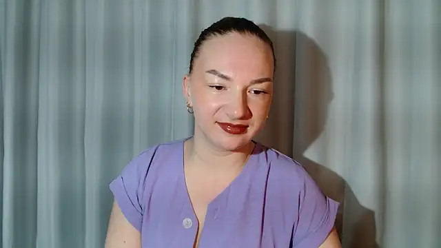 Snapshot of Belle_Fiesta chatting on April 12, 2026, 11:19 pm Belle Fiesta online show from April 12, 2026, 11:19 pm