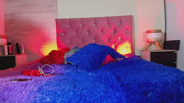 Sary LittleSmiles online show from April 28, 2026, 3:33 am