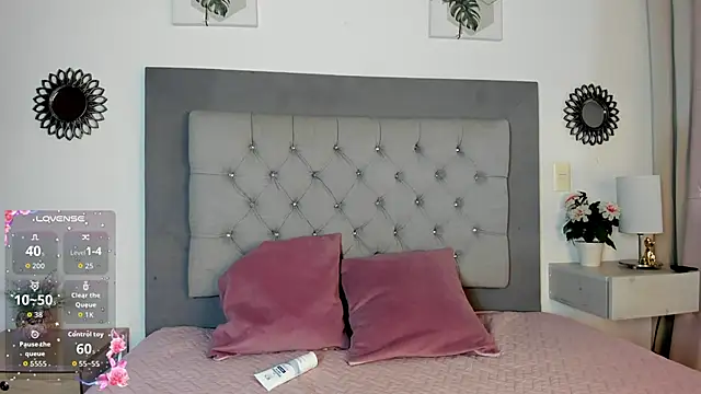 Arya Grey online show from April 1, 2026, 11:33 am