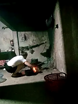 Bling-pusy online show from April 9, 2026, 10:27 pm