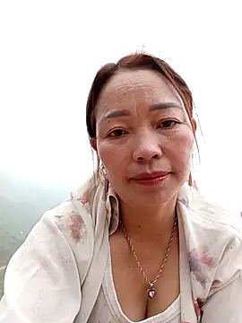 Yellow-pink online show from April 5, 2026, 1:56 am