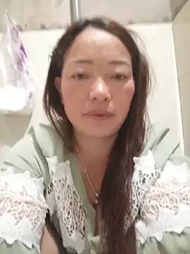 Yellow-pink online show from June 2, 2026, 9:04 pm