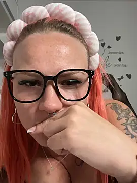 Fiebie licious  online show from July 19, 2026, 1:36 am