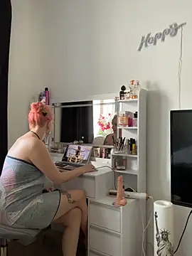 Fiebie licious  online show from June 11, 2026, 9:28 am
