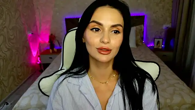 MilaaSweety online show from July 3, 2026, 8:04 pm