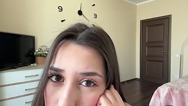 AdeleVelvet online show from March 31, 2026, 9:22 am